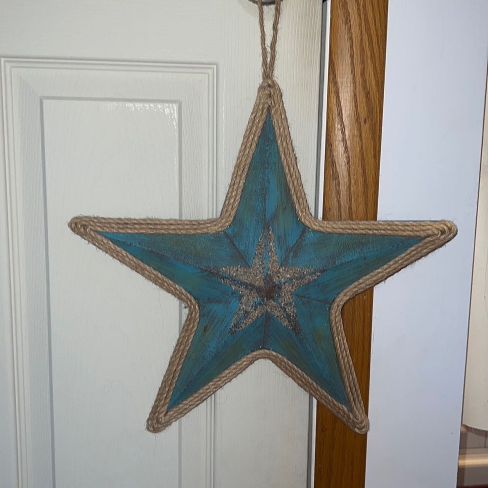 Gently used beach star decoration